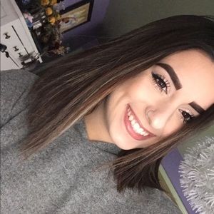 Meet your Posher, Alexis